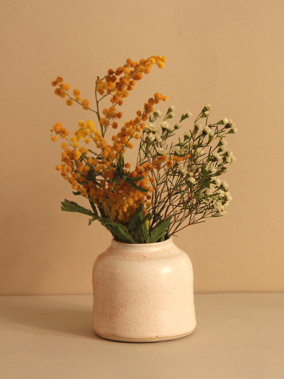 Nude flower vase